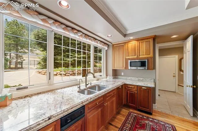 Colorado Springs, Colorado 80906, United States, 5 Bedrooms Bedrooms, ,6 BathroomsBathrooms,Residential,Active,167387