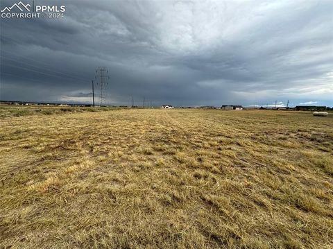 Photo of 1033 E Platteville Boulevard, Pueblo West, CO 81007 (MLS # 4743988) Photo of 1033 E Platteville Boulevard, Pueblo West, CO 81007 (MLS # 4743988)
