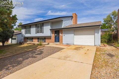 Photo of 4470 Beaumont Road, Colorado Springs, CO 80916 (MLS # 2333255) Photo of 4470 Beaumont Road, Colorado Springs, CO 80916 (MLS # 2333255)