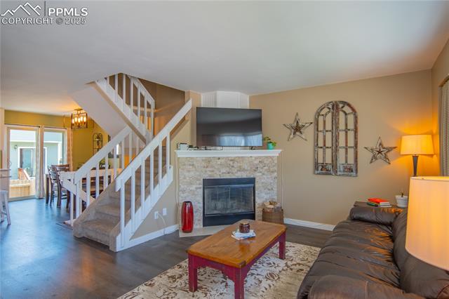 3915 Smoke Tree Drive