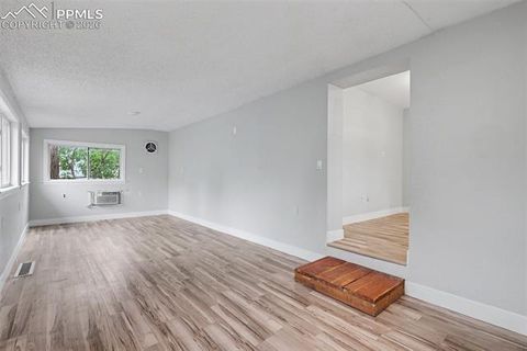 Tiny photo for 812 N Institute Street, Colorado Springs, CO 80903 (MLS # 8879201)