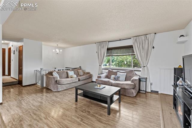 4303 W Eastcrest Circle