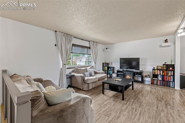 4303 W Eastcrest Circle