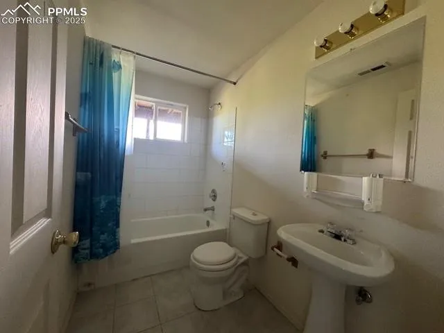 Divide, Colorado 80814, United States, 3 Bedrooms Bedrooms, ,2 BathroomsBathrooms,Residential,Active,203650