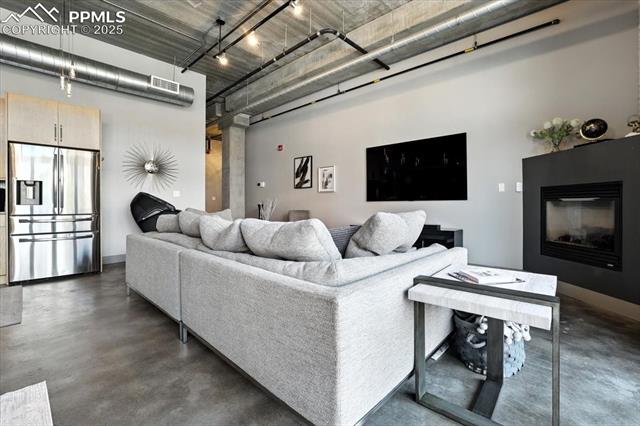 101 N Tejon Street 280