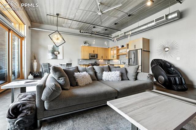 101 N Tejon Street 280