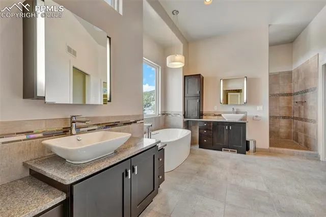 Canon City, Colorado 81212, United States, 4 Bedrooms Bedrooms, ,4 BathroomsBathrooms,Residential,Pending,105