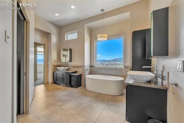 Canon City, Colorado 81212, United States, 4 Bedrooms Bedrooms, ,4 BathroomsBathrooms,Residential,Pending,105