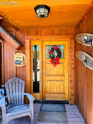 565 Tanglewood Lane