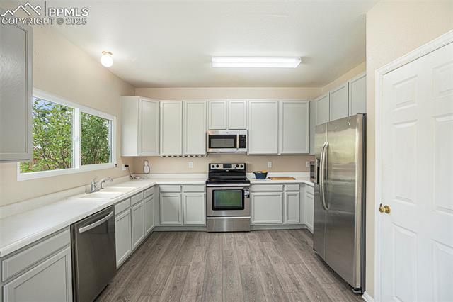 7120 Bonnie Brae Lane