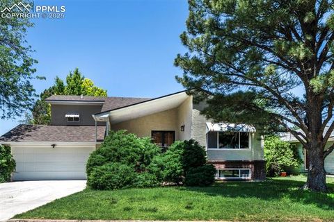 Photo of 56 Sierra Drive, La Junta, CO 81050 (MLS # 8299775) Photo of 56 Sierra Drive, La Junta, CO 81050 (MLS # 8299775)