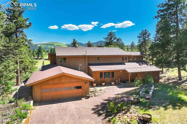 835 Deer Lane