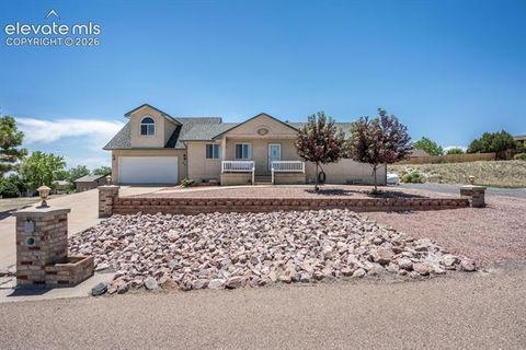 Photo of 841 S Dogwood Drive, Pueblo, CO 81007 (MLS # 1743716)