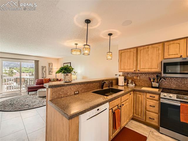 2186 Giltshire Drive