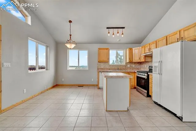 Guffey, Colorado 80820, United States, 3 Bedrooms Bedrooms, ,2 BathroomsBathrooms,Residential,Active,230