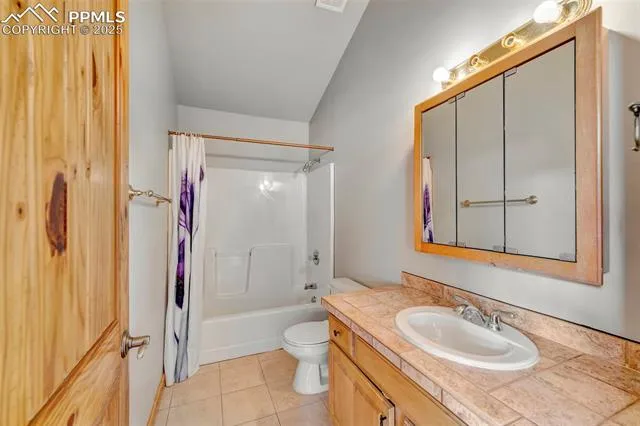 Guffey, Colorado 80820, United States, 3 Bedrooms Bedrooms, ,2 BathroomsBathrooms,Residential,Active,230