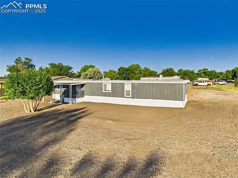 Photo of 192 E Kipling Drive, Pueblo, CO 81007 (MLS # 5386288) Photo of 192 E Kipling Drive, Pueblo, CO 81007 (MLS # 5386288)