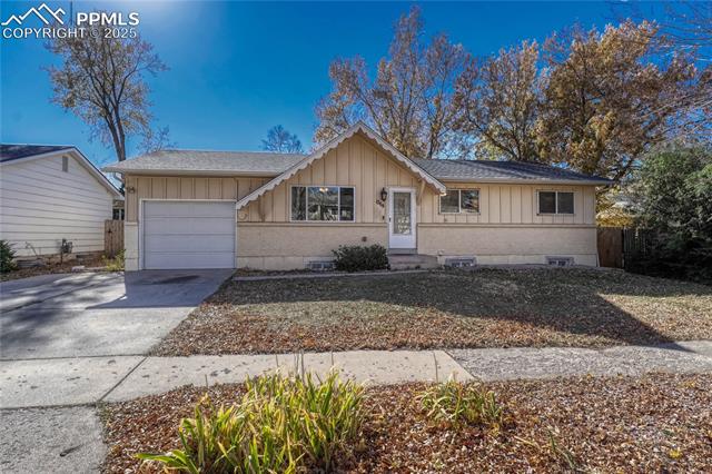 1564 Robidoux Circle