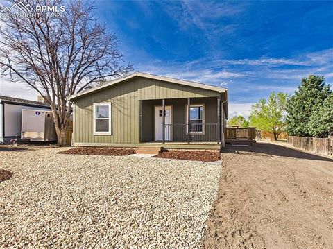 Photo of 105 E Cellini Drive, Pueblo, CO 81007 (MLS # 2047368)