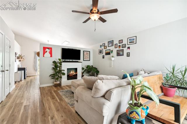 1385 Lords Hill Drive