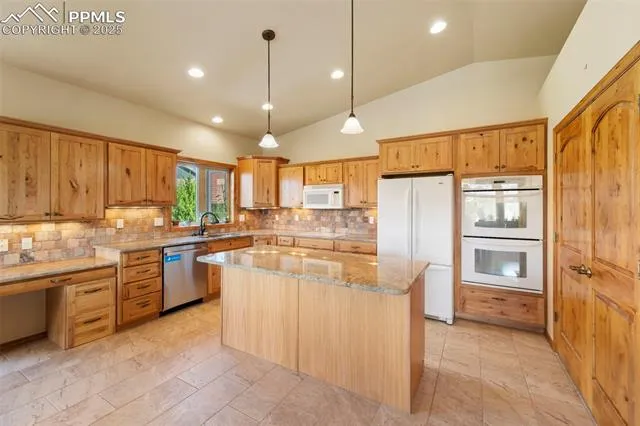 Colorado Springs, Colorado 80919, United States, 4 Bedrooms Bedrooms, ,3 BathroomsBathrooms,Residential,Active,190692