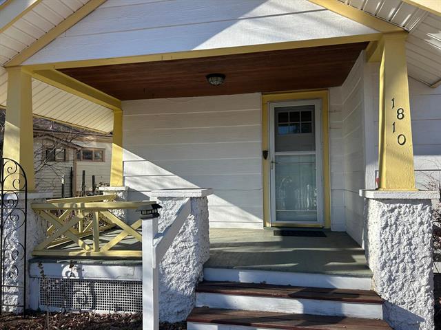 1810 Woodburn Street 1810