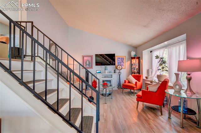 4532 Harwood Road