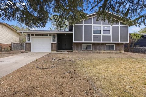 Photo of 724 Squire Street, Colorado Springs, CO 80911 (MLS # 2962161)