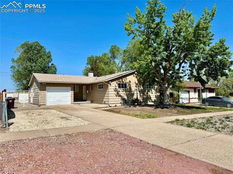 Photo of 1701 Jerry Murphy Road, Pueblo, CO 81001 (MLS # 4832256)