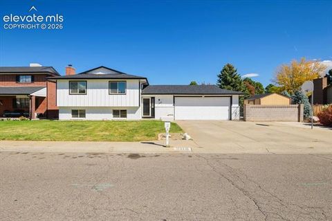 Photo of 208 Starlite Drive, Pueblo, CO 81005 (MLS # 8260990)