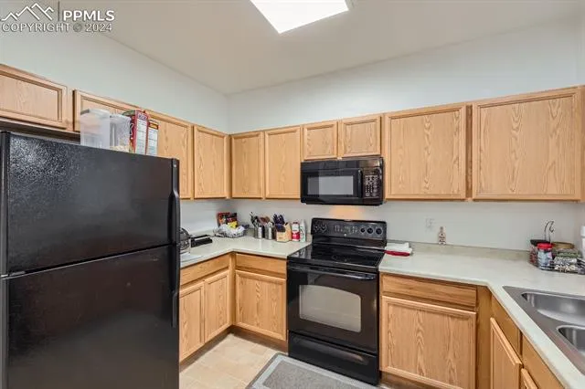 Colorado Springs, Colorado 80910, United States, 3 Bedrooms Bedrooms, ,3 BathroomsBathrooms,Residential,Active,27493