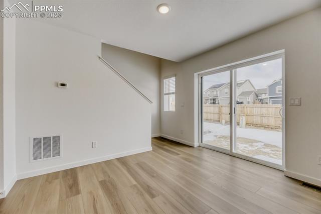 8962 Blue Feather Loop