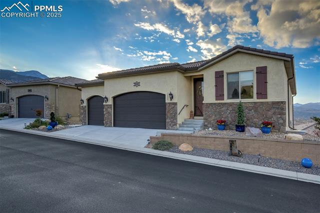 2062 Lone Willow View