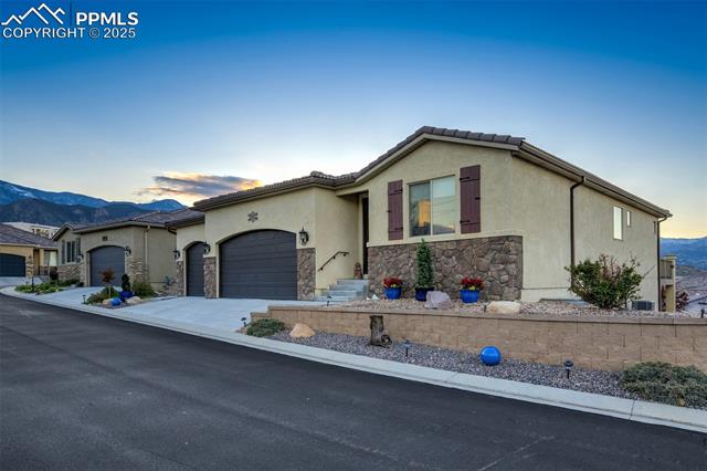 2062 Lone Willow View