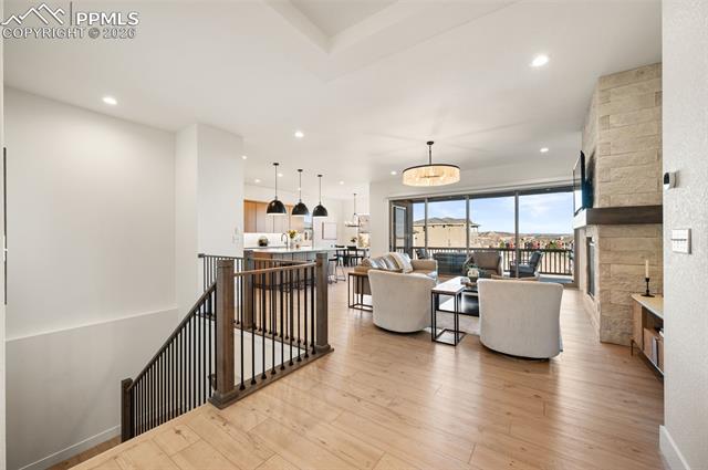 3437 Crest Hollow View