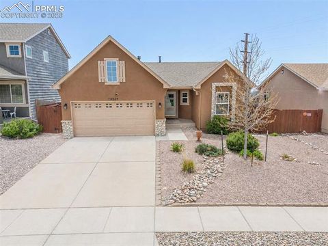 Photo of 1527 Woodpark Drive, Colorado Springs, CO 80951 (MLS # 2868756)