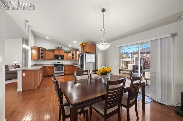 Canon City, Colorado 81212, United States, 5 Bedrooms Bedrooms, ,3 BathroomsBathrooms,Residential,Active,238344