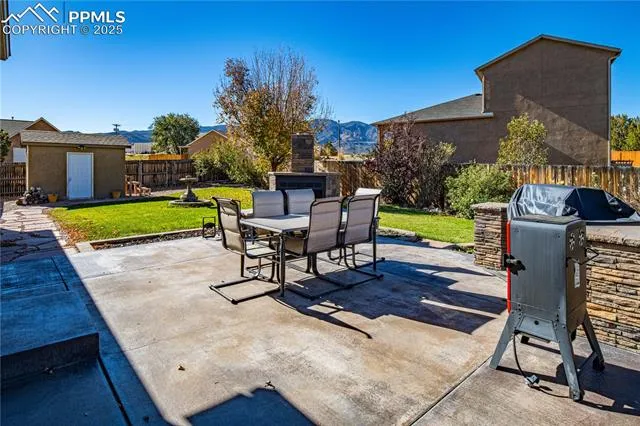 Canon City, Colorado 81212, United States, 5 Bedrooms Bedrooms, ,3 BathroomsBathrooms,Residential,Active,238344