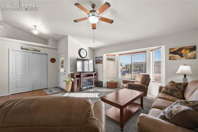 Canon City, Colorado 81212, United States, 5 Bedrooms Bedrooms, ,3 BathroomsBathrooms,Residential,Active,238344