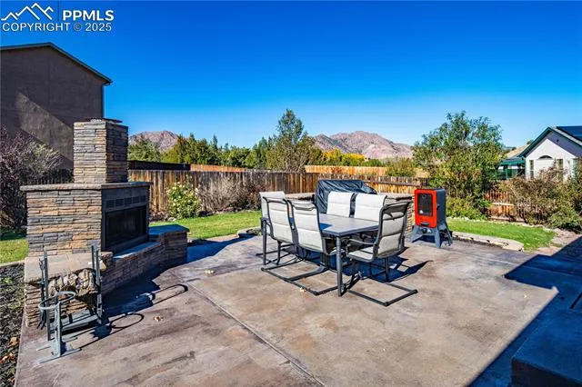 Canon City, Colorado 81212, United States, 5 Bedrooms Bedrooms, ,3 BathroomsBathrooms,Residential,Active,238344