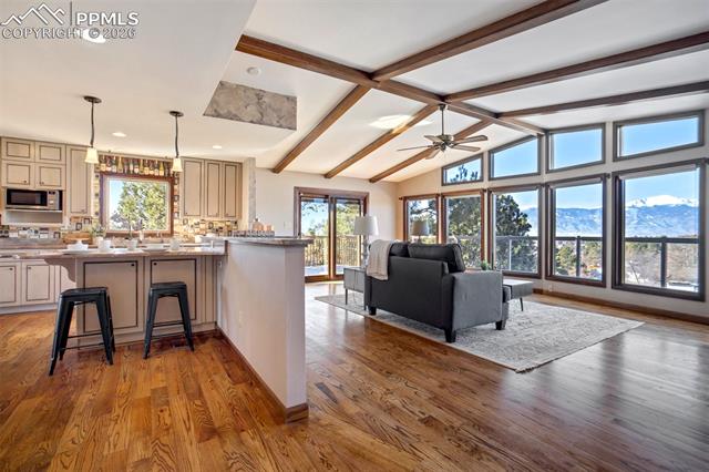 4323 Roundtree Court