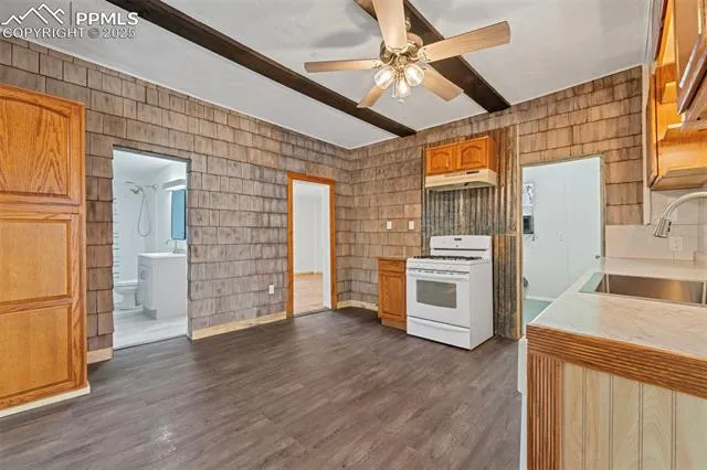 Canon City, Colorado 81212, United States, 3 Bedrooms Bedrooms, ,2 BathroomsBathrooms,Residential,Active,112219