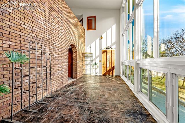 18220 Knollwood Boulevard