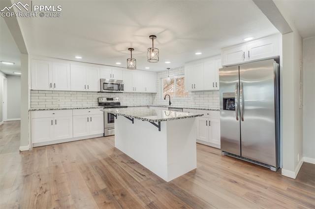 1828 Parkview Boulevard