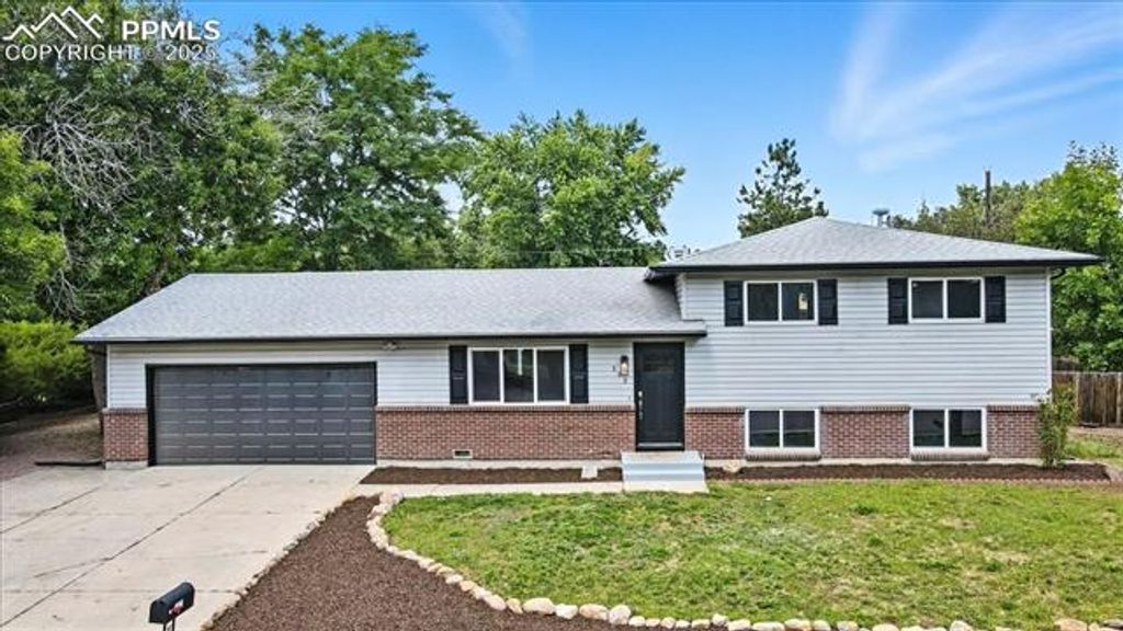 Photo for 302 Loomis Avenue, Colorado Springs, CO 80906 (MLS # 8292307)