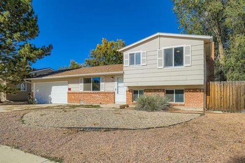 Photo of 529 Corte Amino, Fountain, CO 80817 (MLS # R12753631) Photo of 529 Corte Amino, Fountain, CO 80817 (MLS # R12753631)
