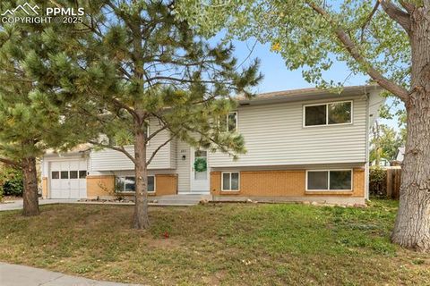Photo of 4911 Sonata Drive, Colorado Springs, CO 80918 (MLS # 2247997) Photo of 4911 Sonata Drive, Colorado Springs, CO 80918 (MLS # 2247997)