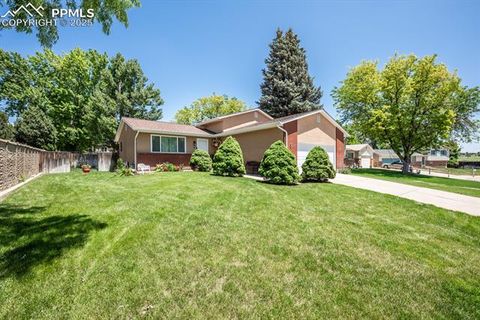 Photo of 8 Cornflower Court, Pueblo, CO 81001 (MLS # 4000703)