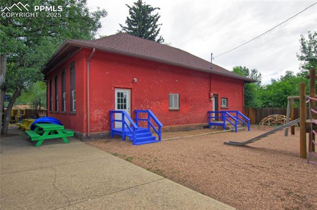 Photo for 1015 W Cheyenne Road, Colorado Springs, CO 80906 (MLS # 9032643)