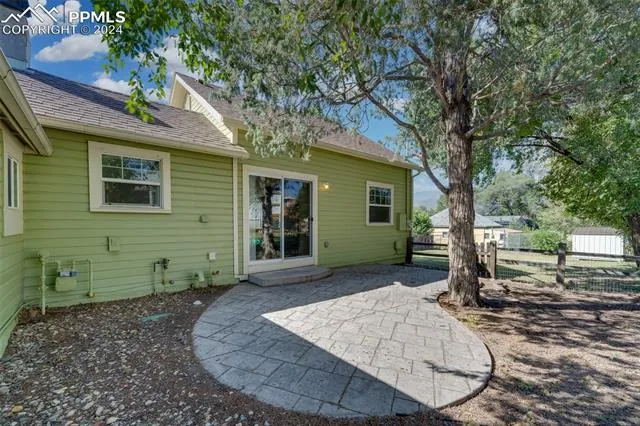 Colorado Springs, Colorado 80903, United States, 2 Bedrooms Bedrooms, ,2 BathroomsBathrooms,Residential,Active,43841